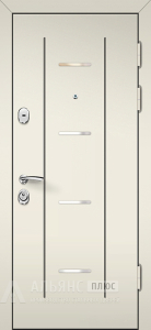 Входная дверь для загородного дома с отделкой молдингом №94 внешняя - фото